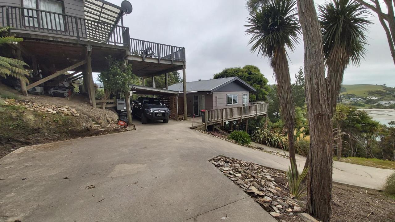 Ferienwohnung Tree House Taieri Mouth Exterior foto