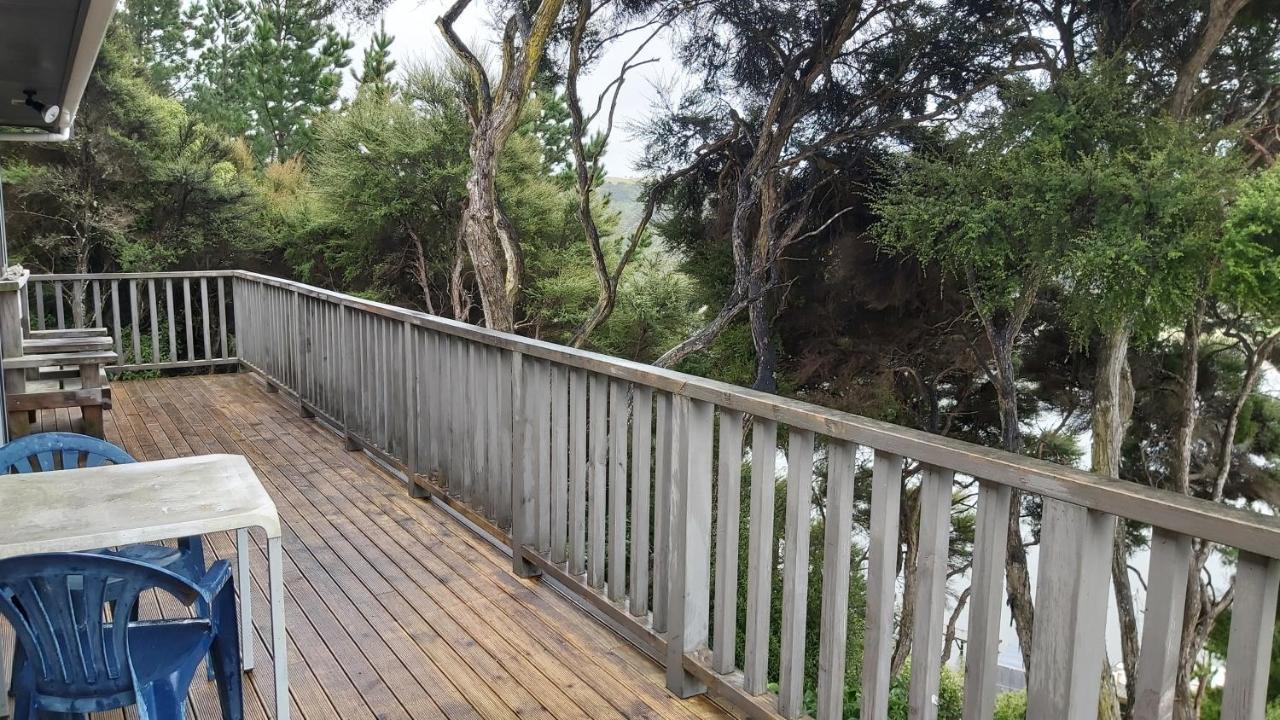 Ferienwohnung Tree House Taieri Mouth Exterior foto
