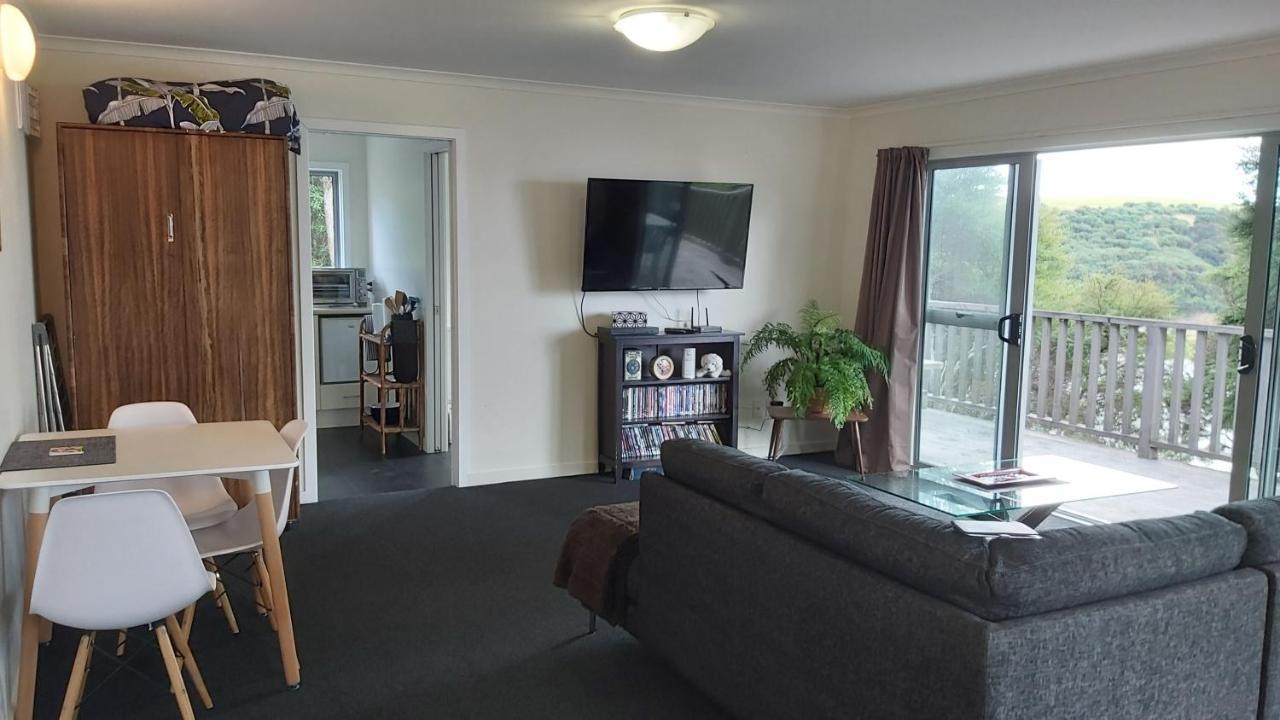 Ferienwohnung Tree House Taieri Mouth Exterior foto