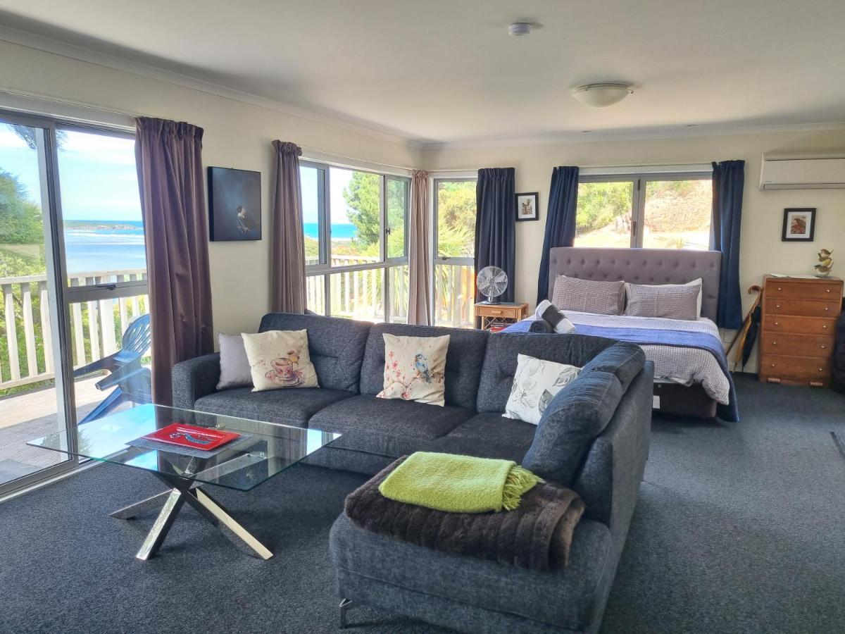 Ferienwohnung Tree House Taieri Mouth Exterior foto